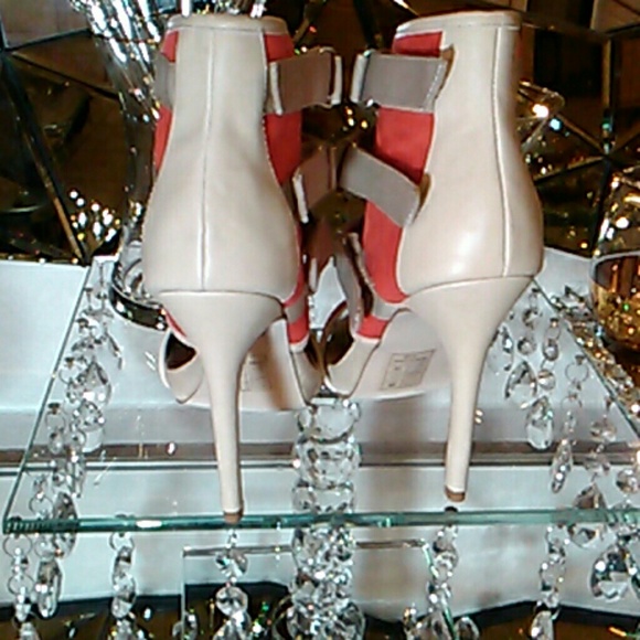 Heels - Picture 7 of 8